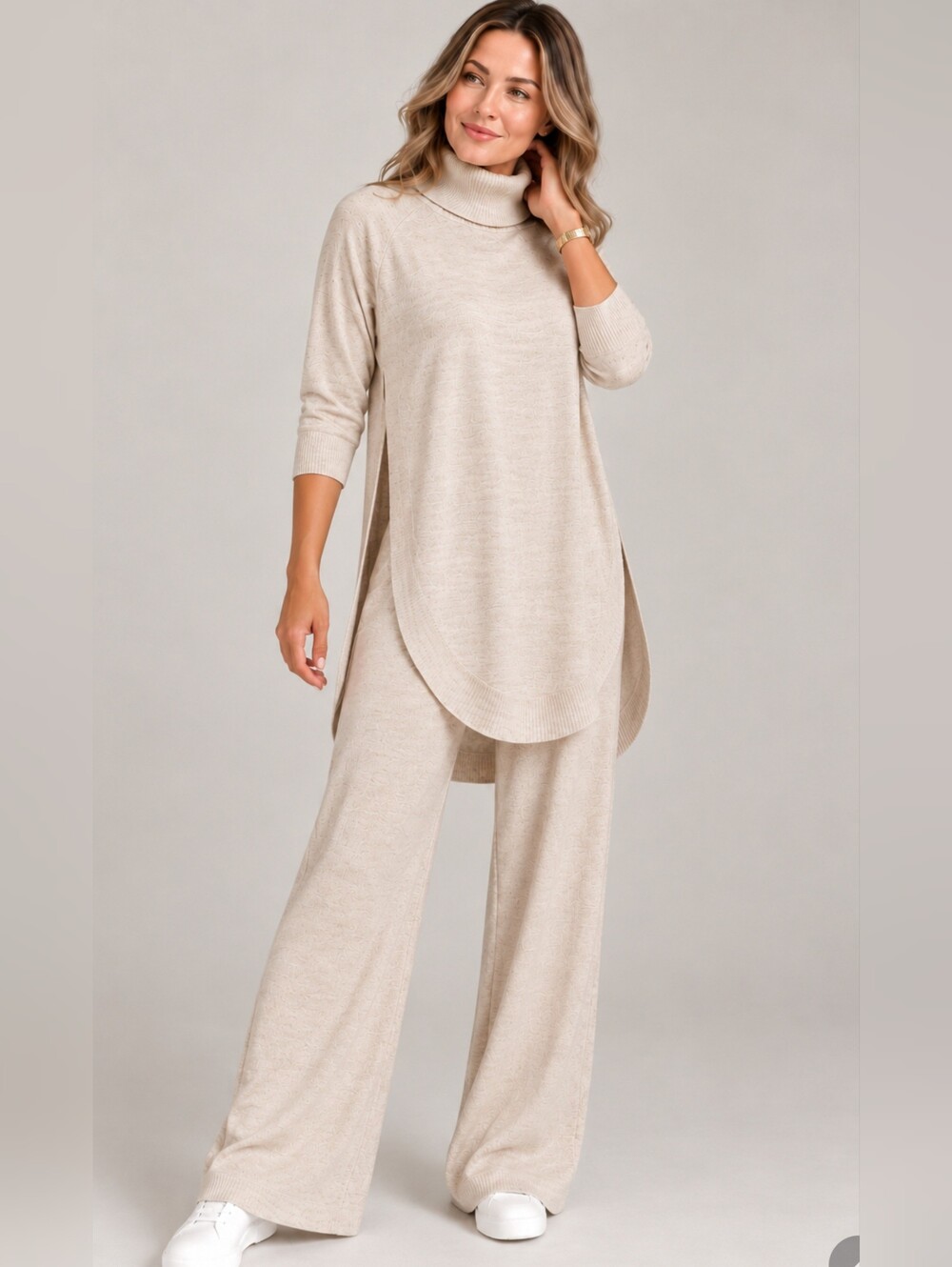Beautiful REEKA Casual 2-piece knit set, made in Turkey, in a soft oatmeal/cream